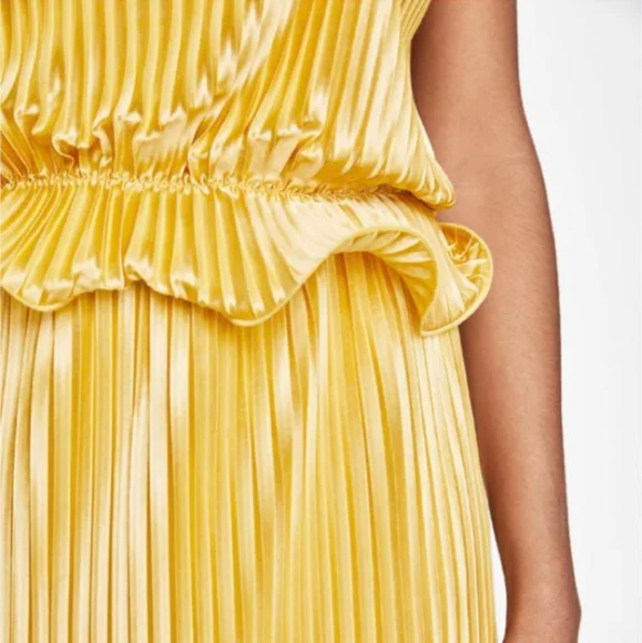 Zara Pleated top - Picture 11 of 12